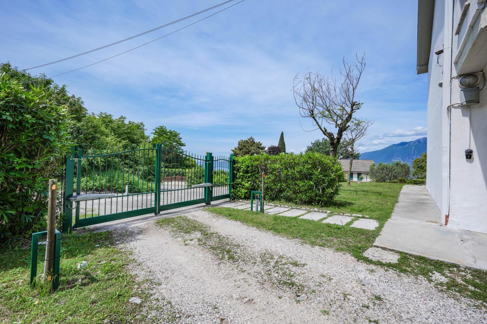 Ferienwohnung Garda Panoramic House Albisano Exterior foto